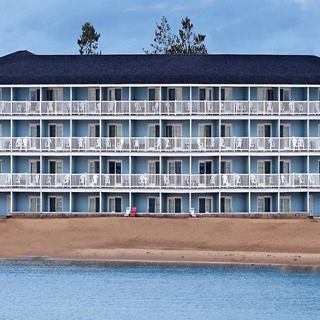 Fairview Beachfront Inn Mackinaw City Exterior photo